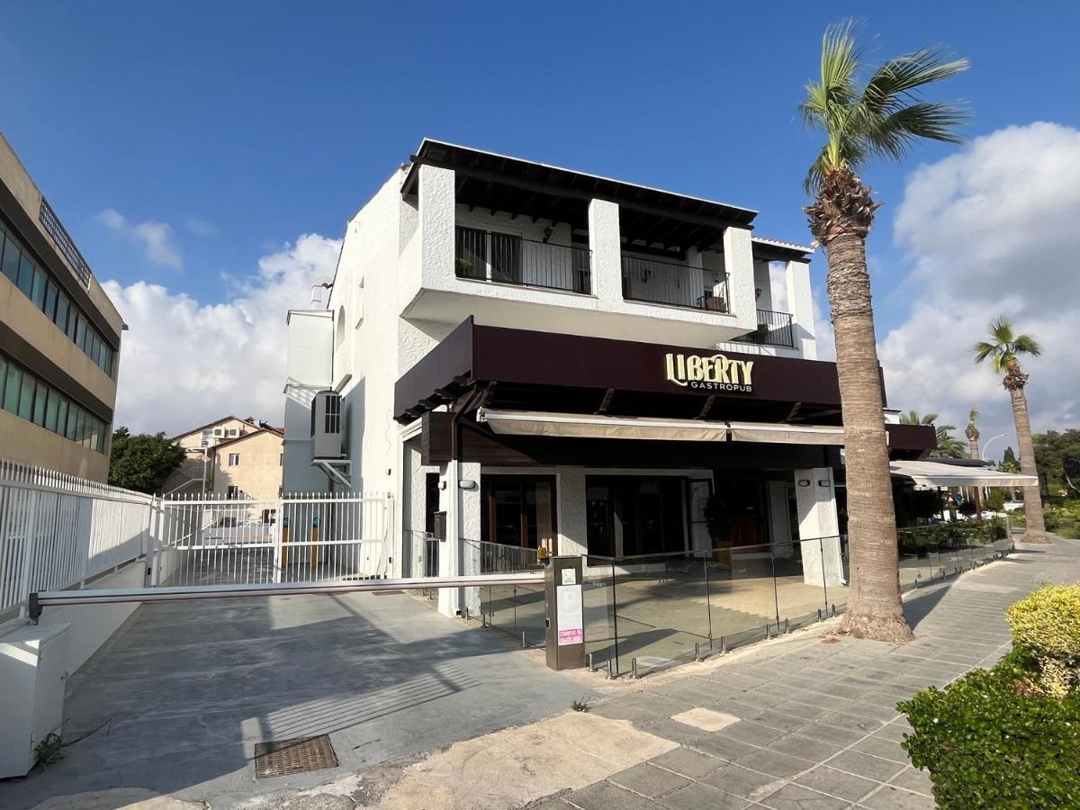 Papho'S Mare Apts Paphos Exterior photo